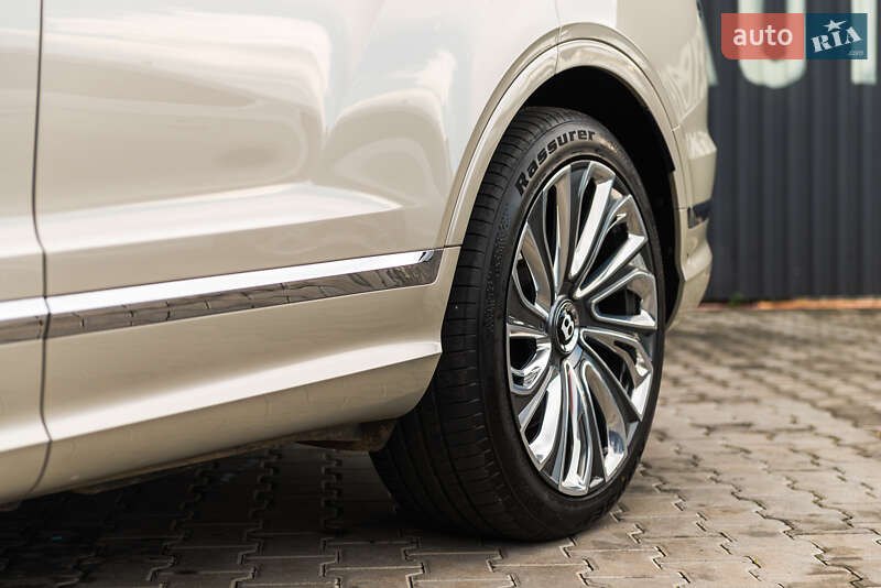 Внедорожник / Кроссовер Bentley Bentayga 2021 в Мукачево фото 3 Внедорожник / Кроссовер Bentley Bentayga 2021 в Мукачево