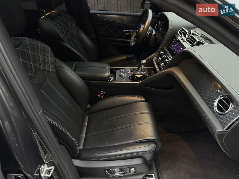 Внедорожник / Кроссовер Bentley Bentayga 2020 в Киеве