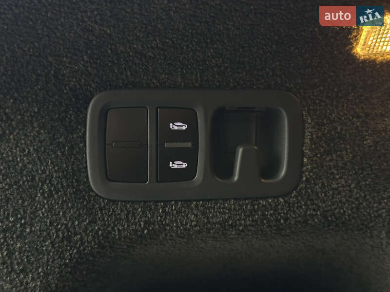 Внедорожник / Кроссовер Bentley Bentayga 2020 в Киеве