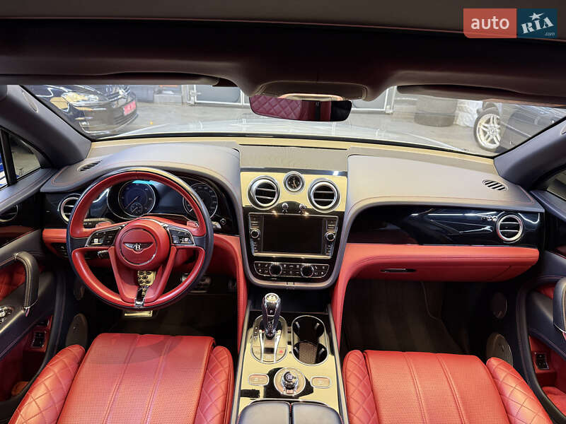 Внедорожник / Кроссовер Bentley Bentayga 2017 в Черновцах