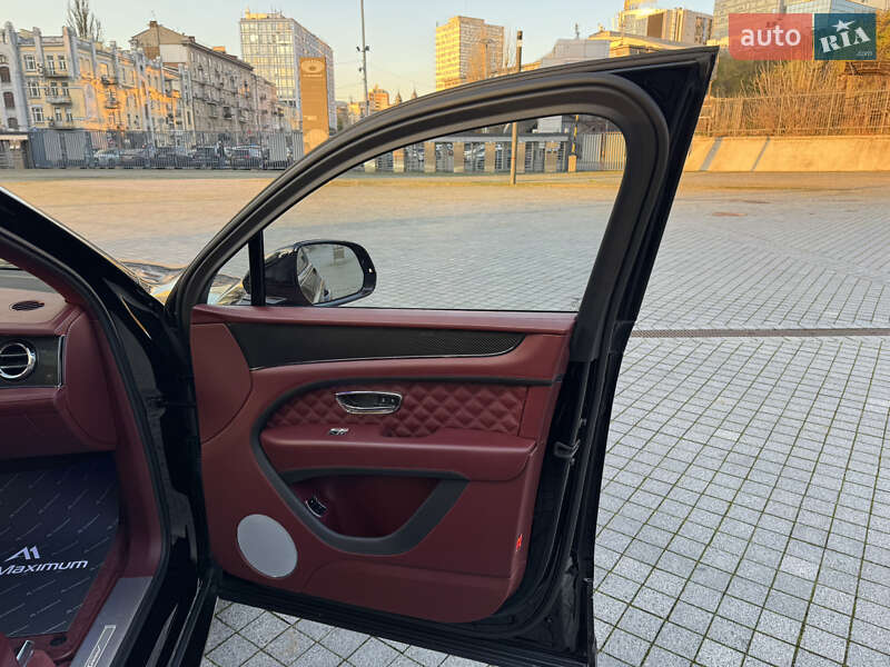 Внедорожник / Кроссовер Bentley Bentayga 2021 в Киеве