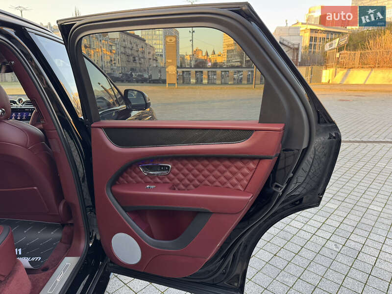 Внедорожник / Кроссовер Bentley Bentayga 2021 в Киеве