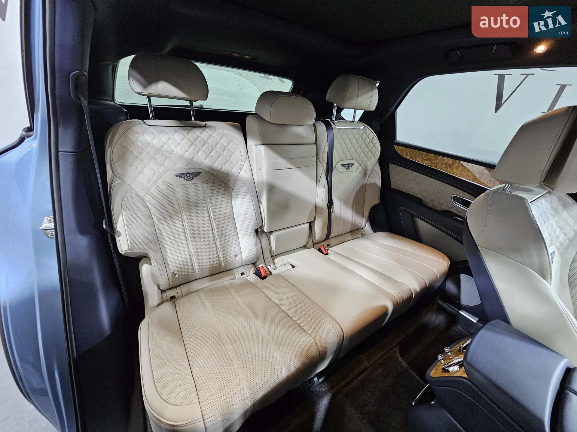 2022 Bentley Bentayga - мініатюра 7