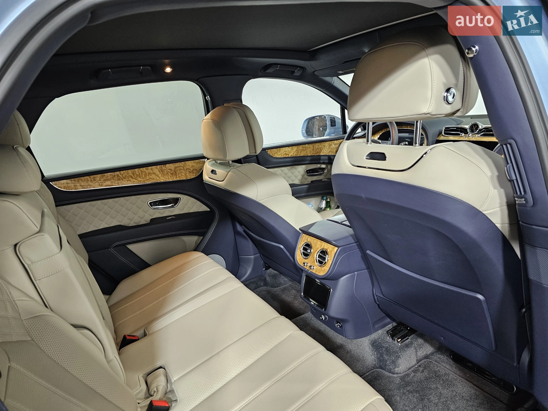 2022 Bentley Bentayga - мініатюра 15