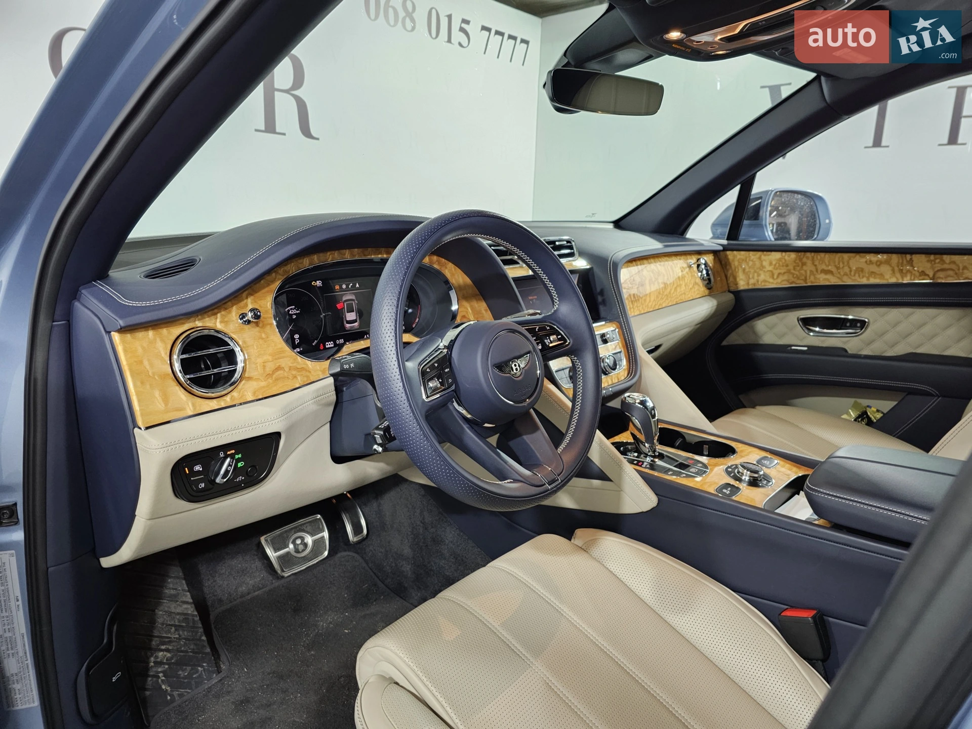 2022 Bentley Bentayga - мініатюра 22