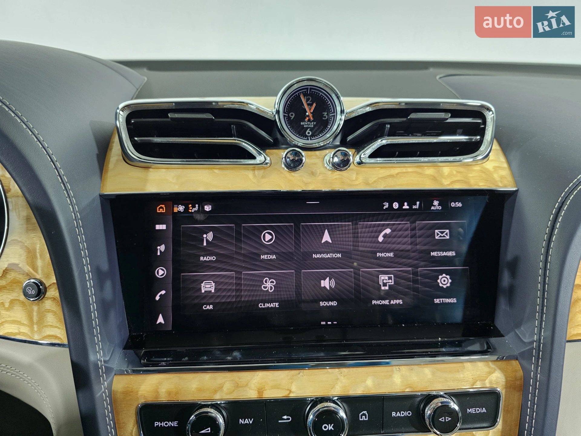 2022 Bentley Bentayga - мініатюра 28