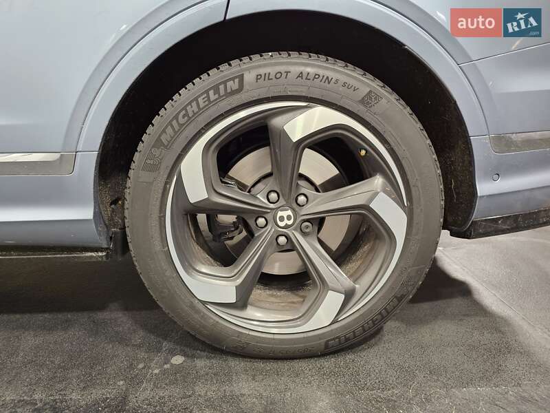 Внедорожник / Кроссовер Bentley Bentayga 2022 в Киеве фото 39 Внедорожник / Кроссовер Bentley Bentayga 2022 в Киеве