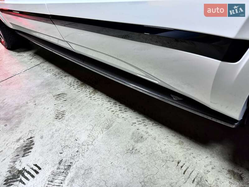 Внедорожник / Кроссовер Bentley Bentayga 2018 в Киеве