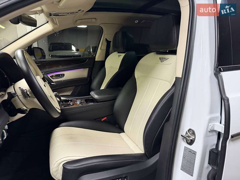 Внедорожник / Кроссовер Bentley Bentayga 2018 в Киеве