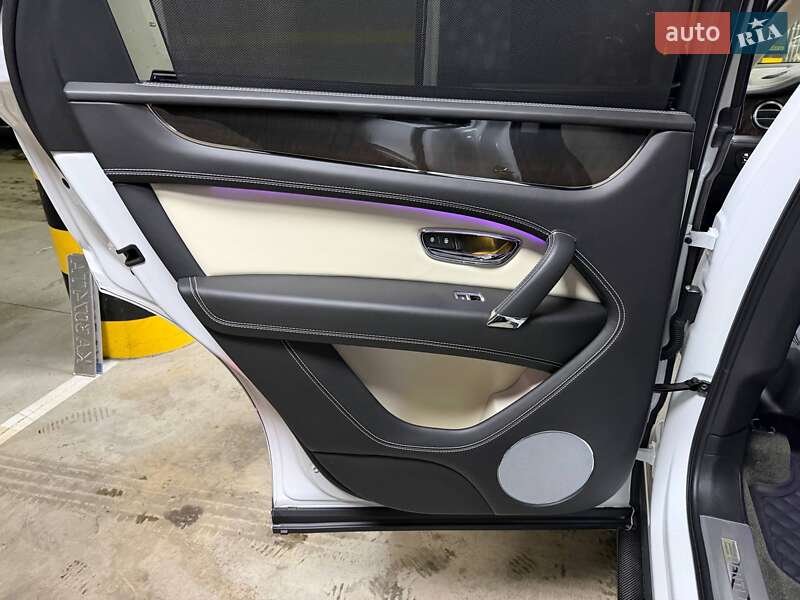 Внедорожник / Кроссовер Bentley Bentayga 2018 в Киеве