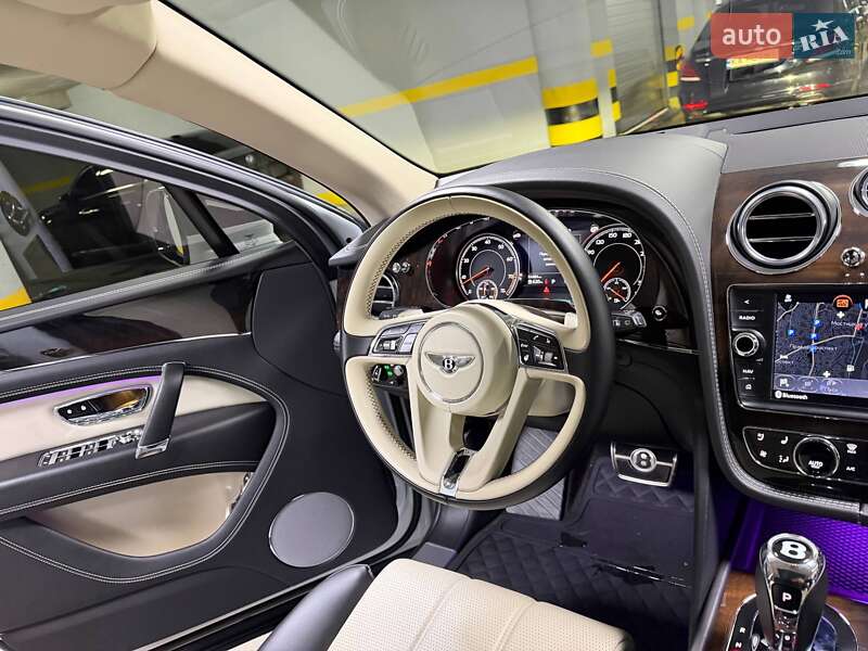Внедорожник / Кроссовер Bentley Bentayga 2018 в Киеве