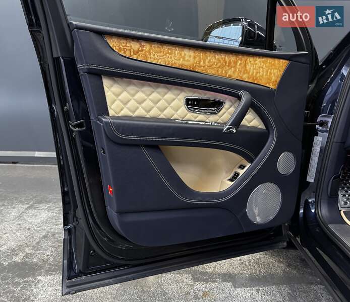 Позашляховик / Кросовер Bentley Bentayga 2017 в Києві