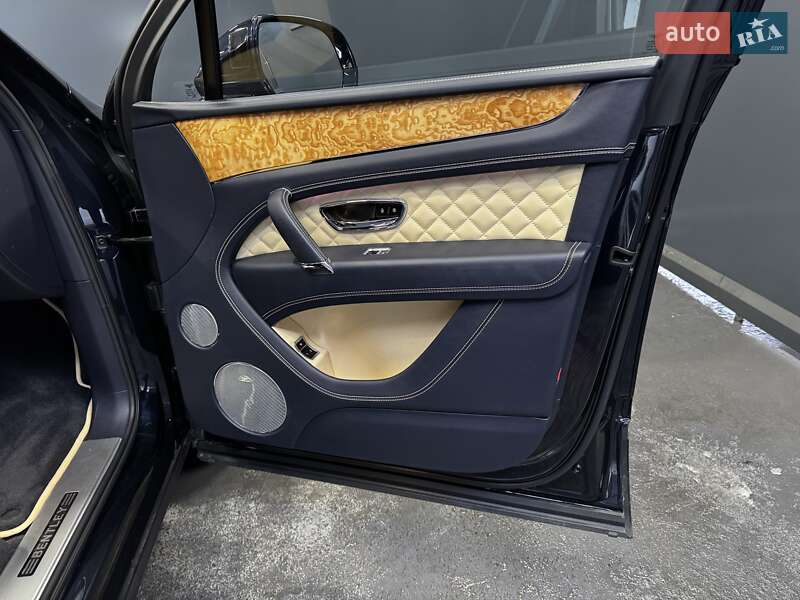 Позашляховик / Кросовер Bentley Bentayga 2017 в Києві