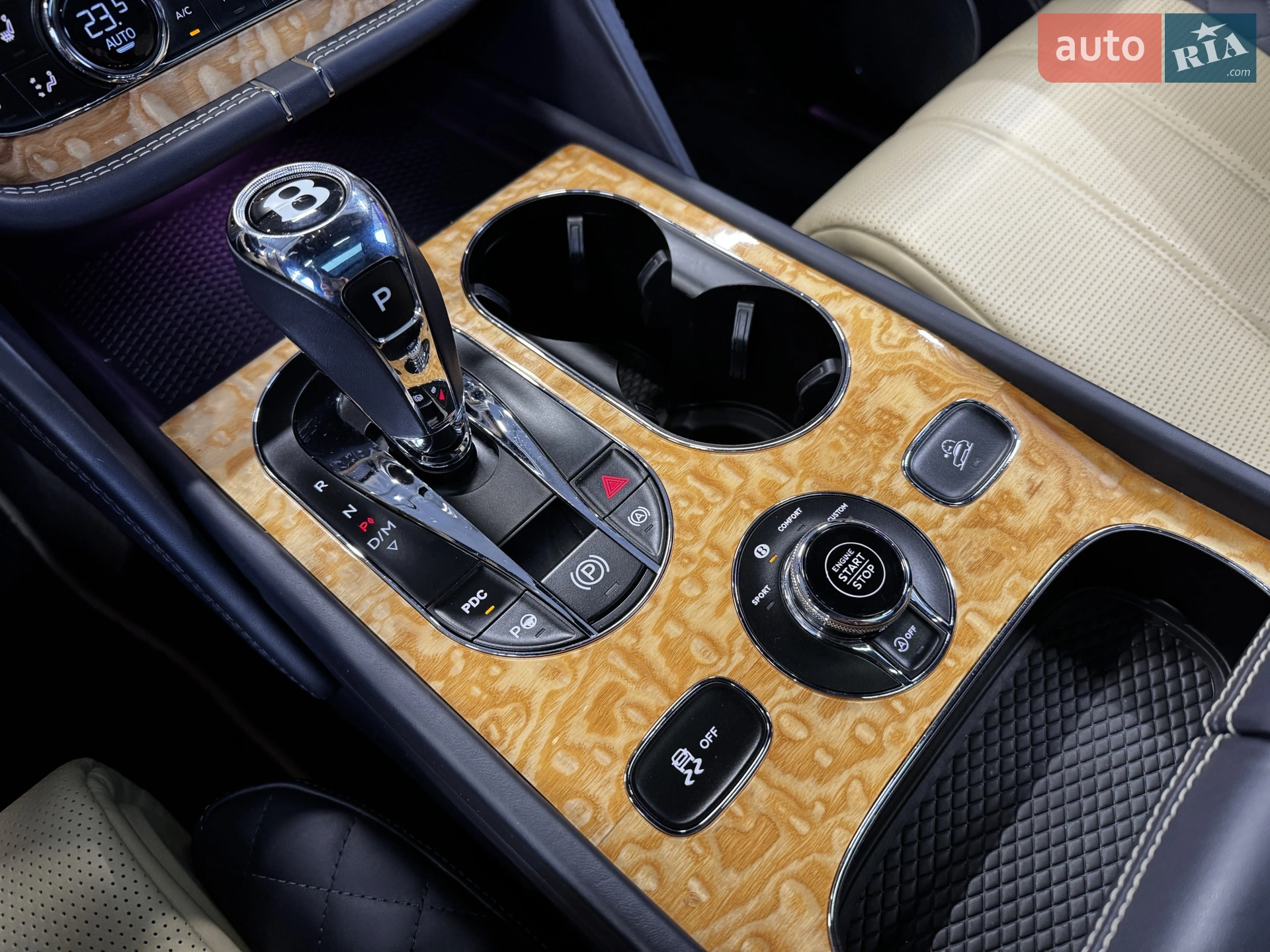 2017 Bentley Bentayga - мініатюра 33