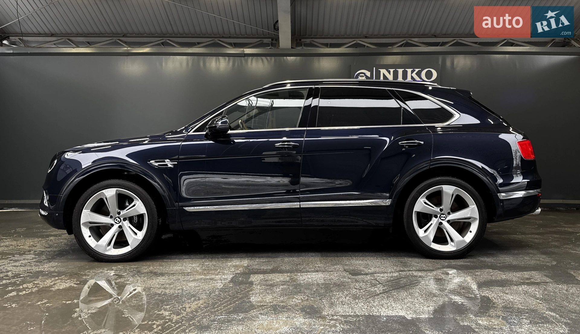 2017 Bentley Bentayga - мініатюра 6