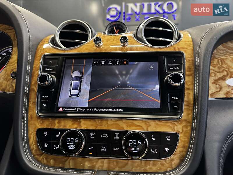 Позашляховик / Кросовер Bentley Bentayga 2017 в Києві