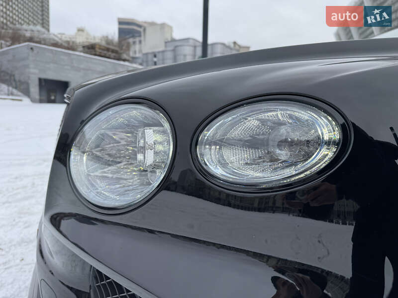 Позашляховик / Кросовер Bentley Bentayga 2021 в Києві