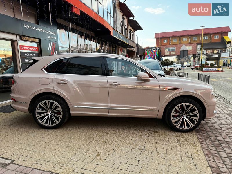 Внедорожник / Кроссовер Bentley Bentayga 2023 в Львове