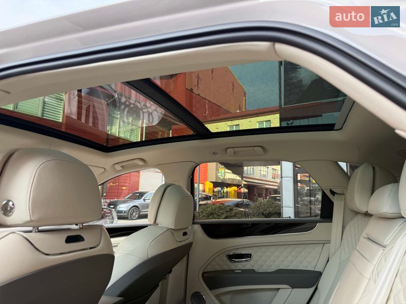 Внедорожник / Кроссовер Bentley Bentayga 2023 в Львове