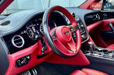 Внедорожник / Кроссовер Bentley Bentayga 2017 в Киеве