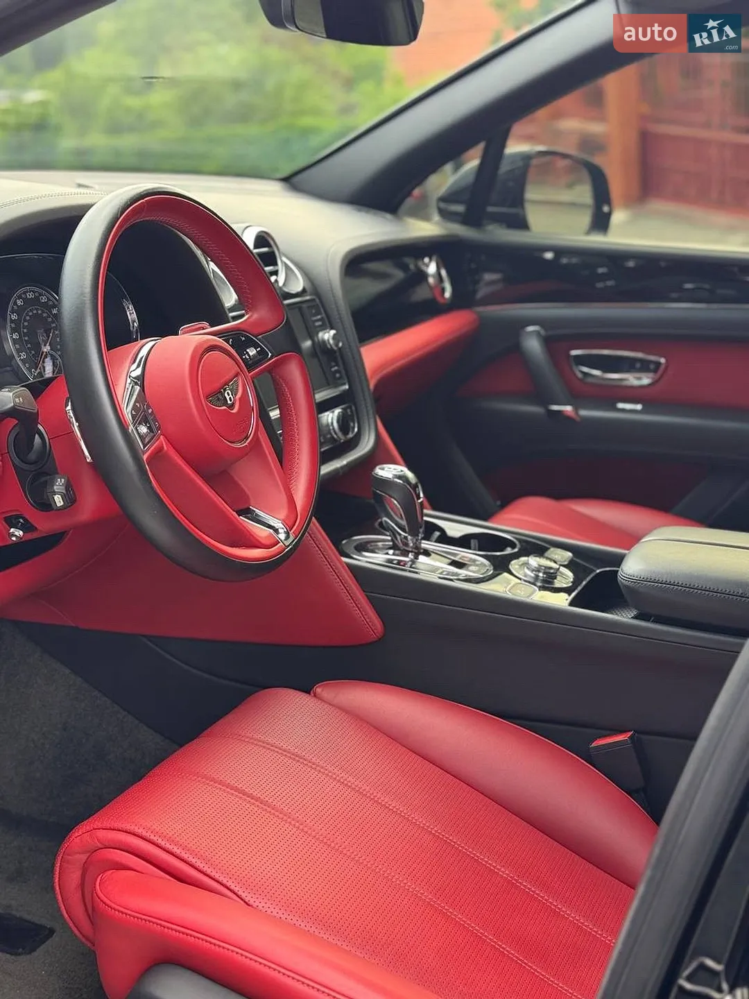 2018 Bentley Bentayga - мініатюра 7