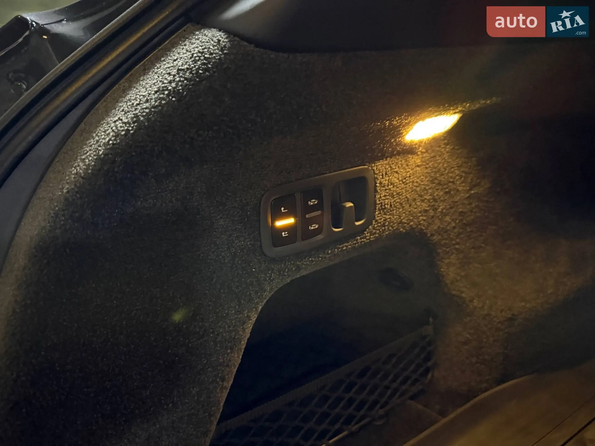 2016 Bentley Bentayga - мініатюра 37