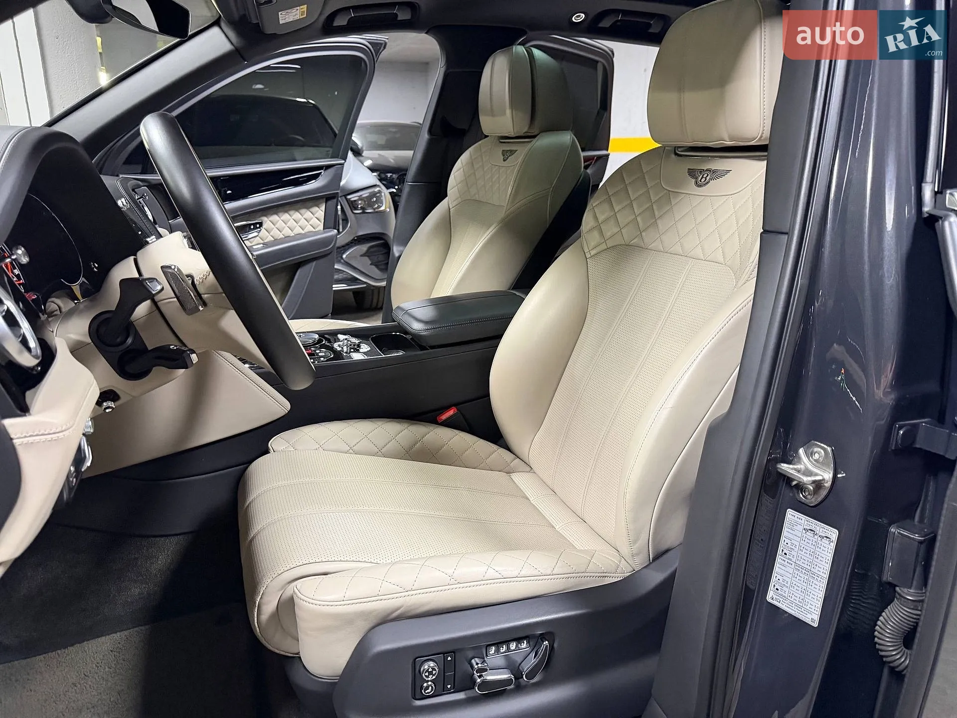2016 Bentley Bentayga - мініатюра 52