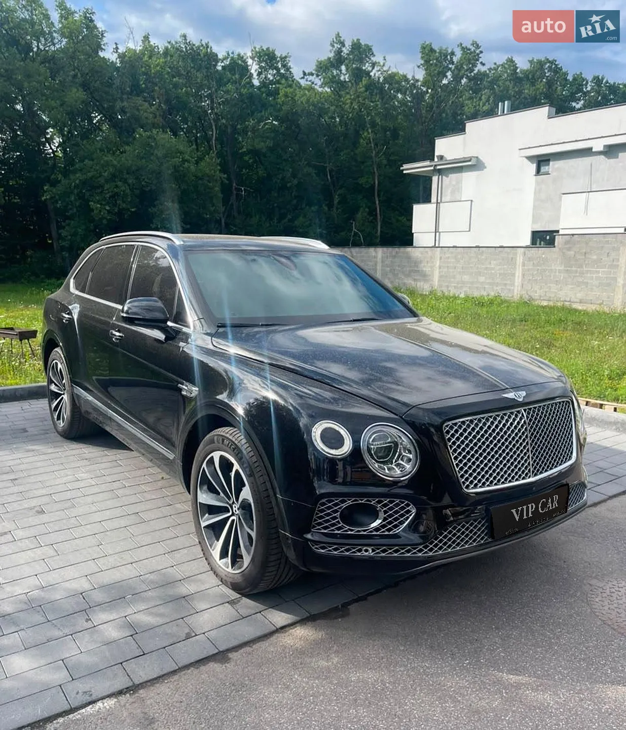 2016 Bentley Bentayga - мініатюра 2