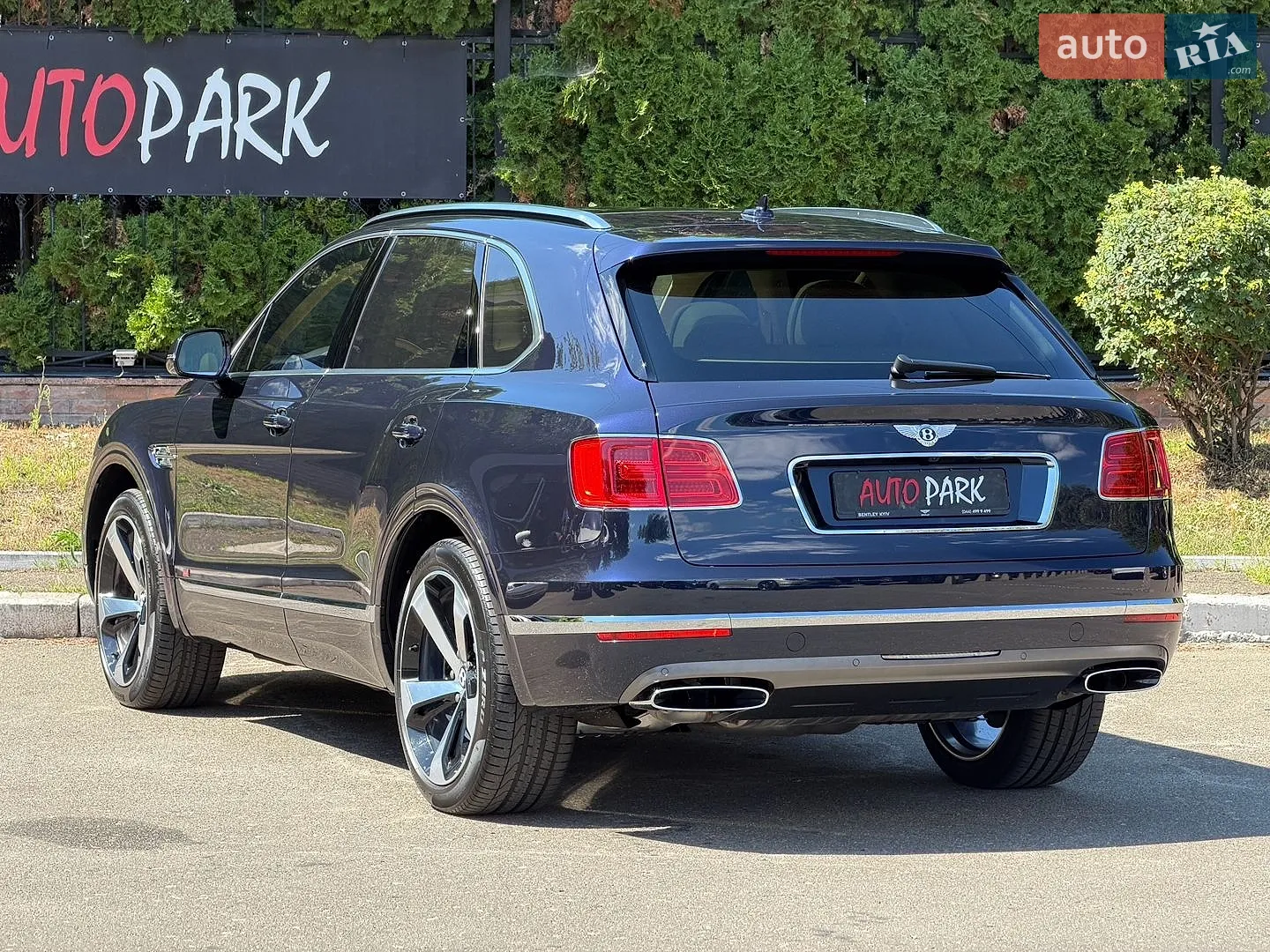 2016 Bentley Bentayga - мініатюра 13
