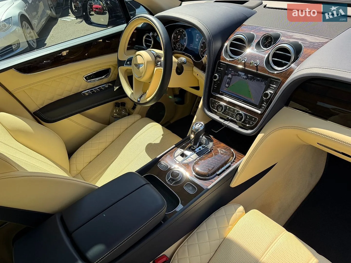 2016 Bentley Bentayga - мініатюра 24