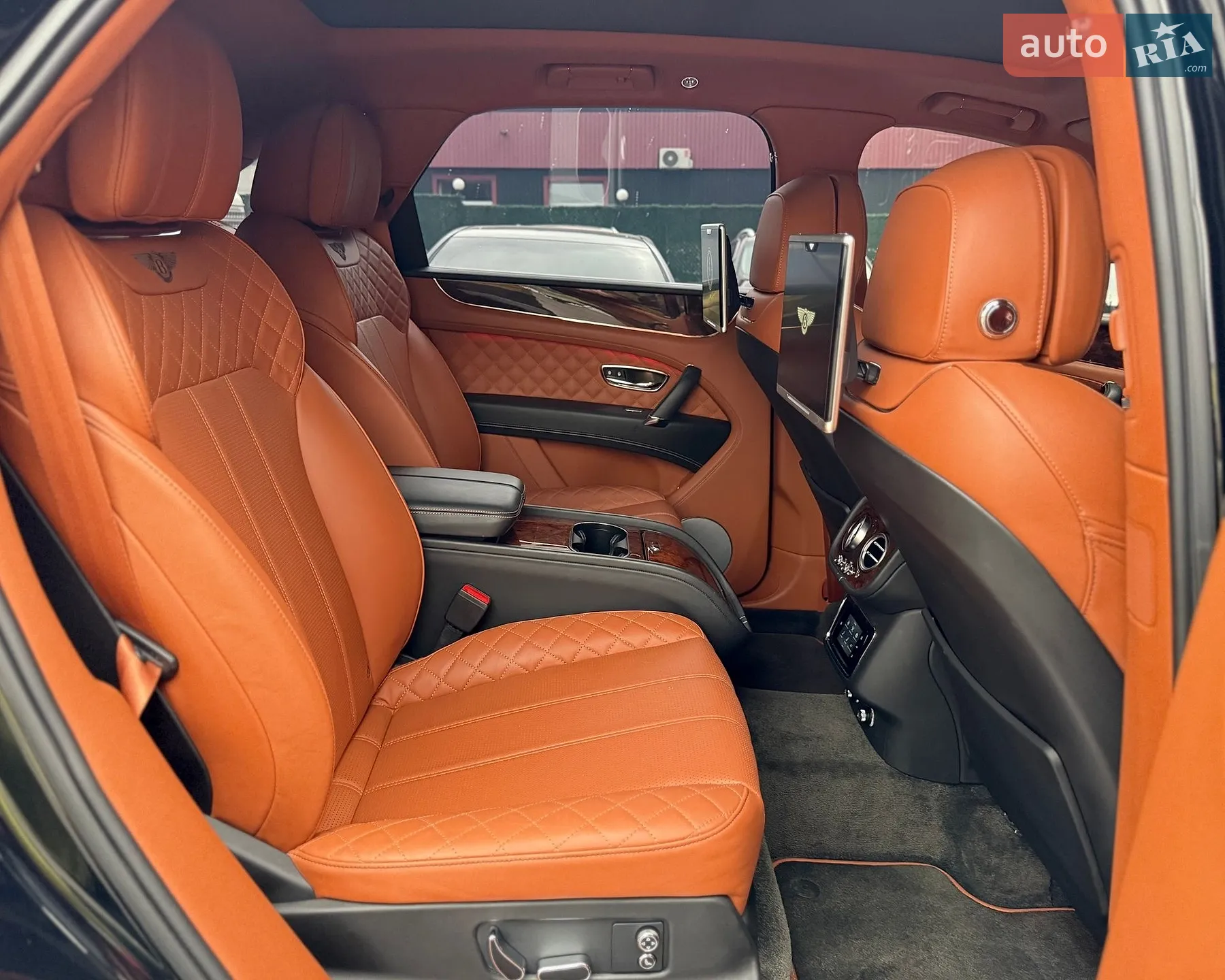 2018 Bentley Bentayga - мініатюра 17