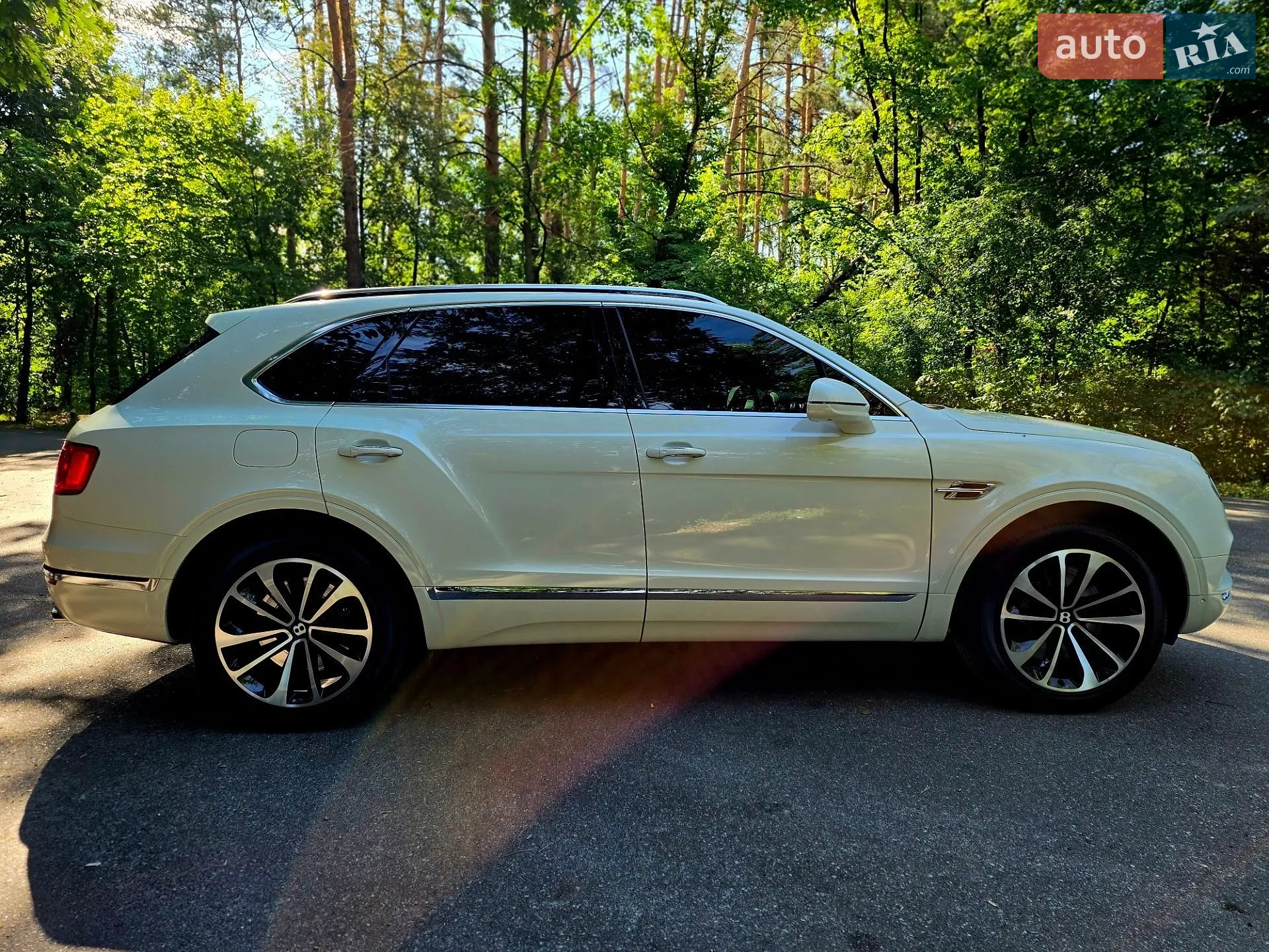 2018 Bentley Bentayga - мініатюра 8