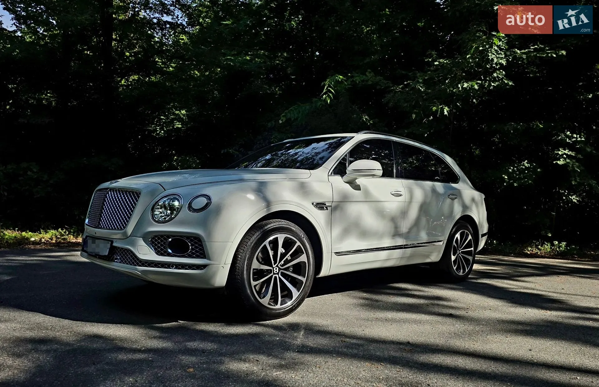 2018 Bentley Bentayga - мініатюра 2