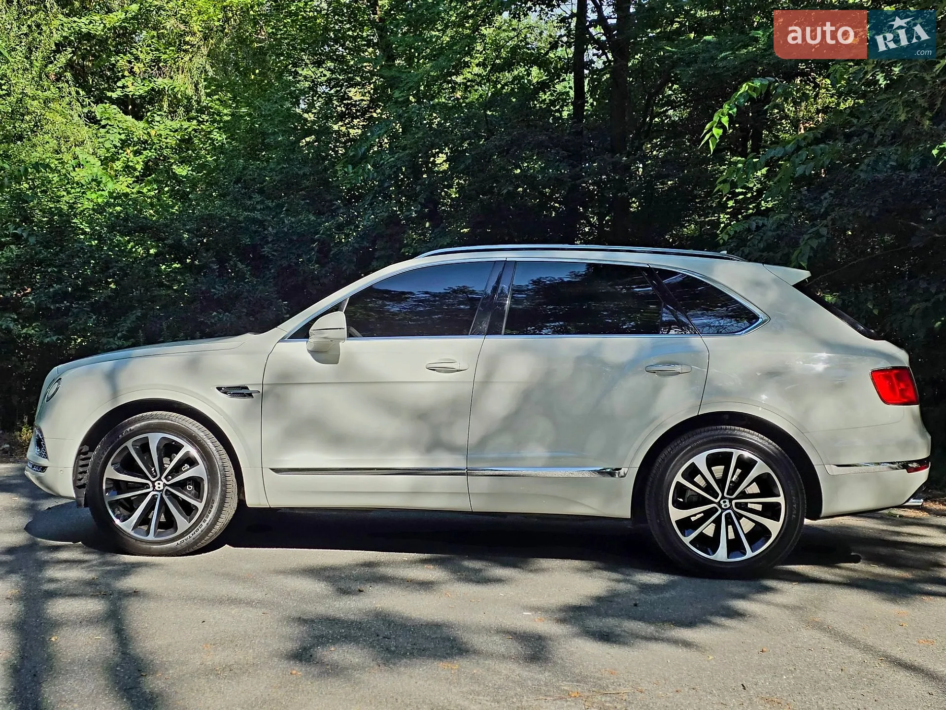 2018 Bentley Bentayga - мініатюра 3