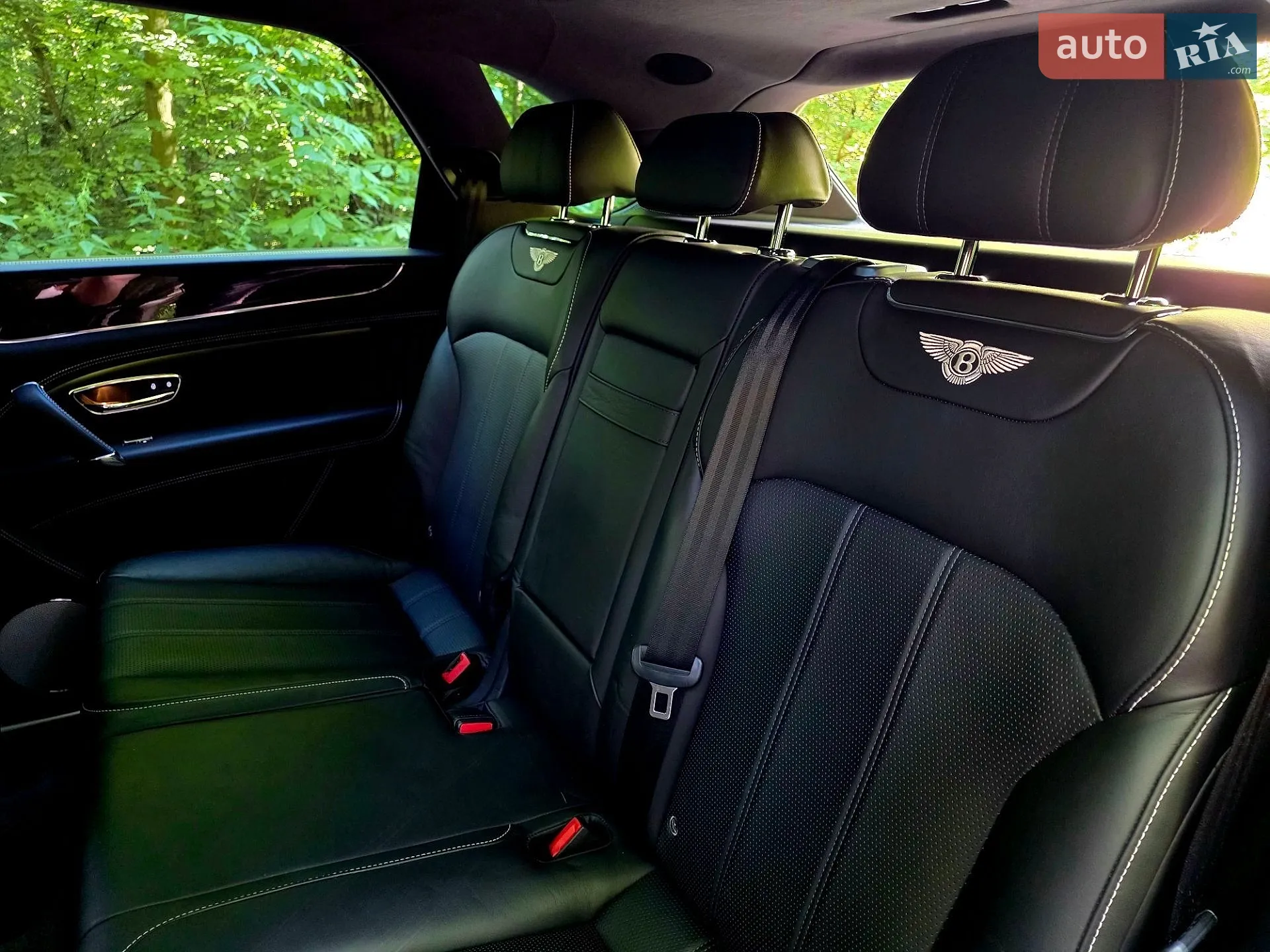 2018 Bentley Bentayga - мініатюра 33