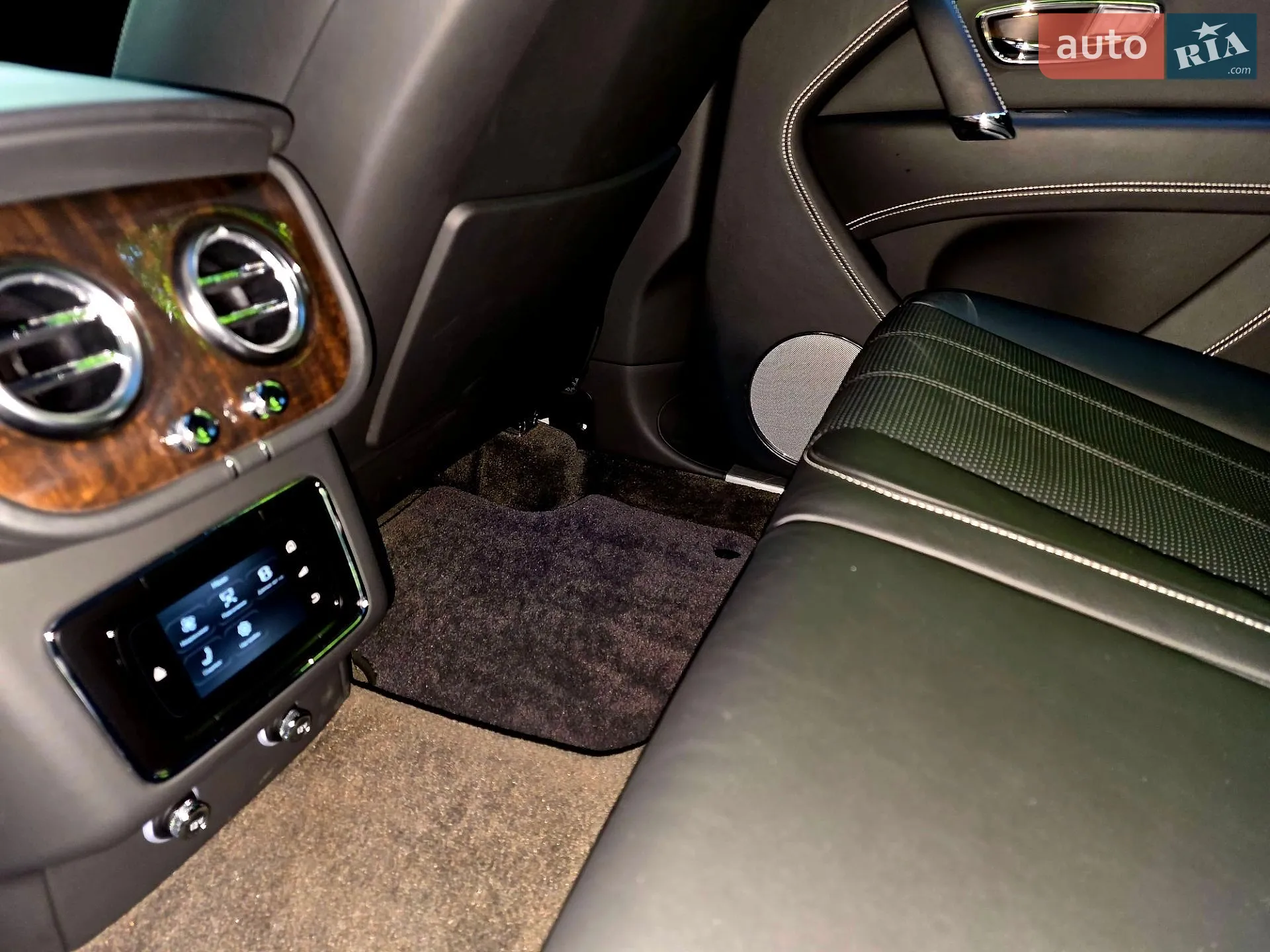 2018 Bentley Bentayga - мініатюра 35