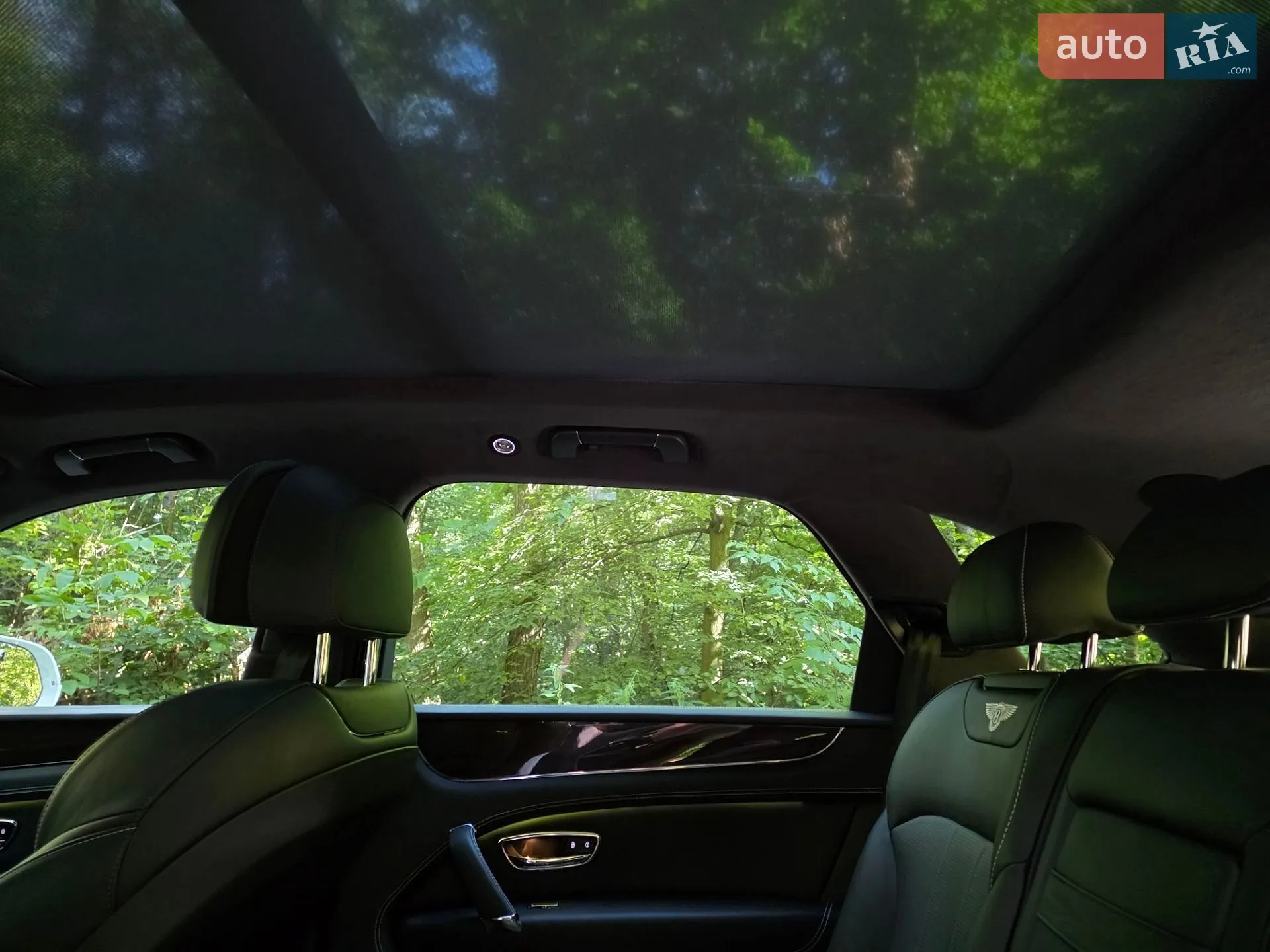 2018 Bentley Bentayga - мініатюра 39