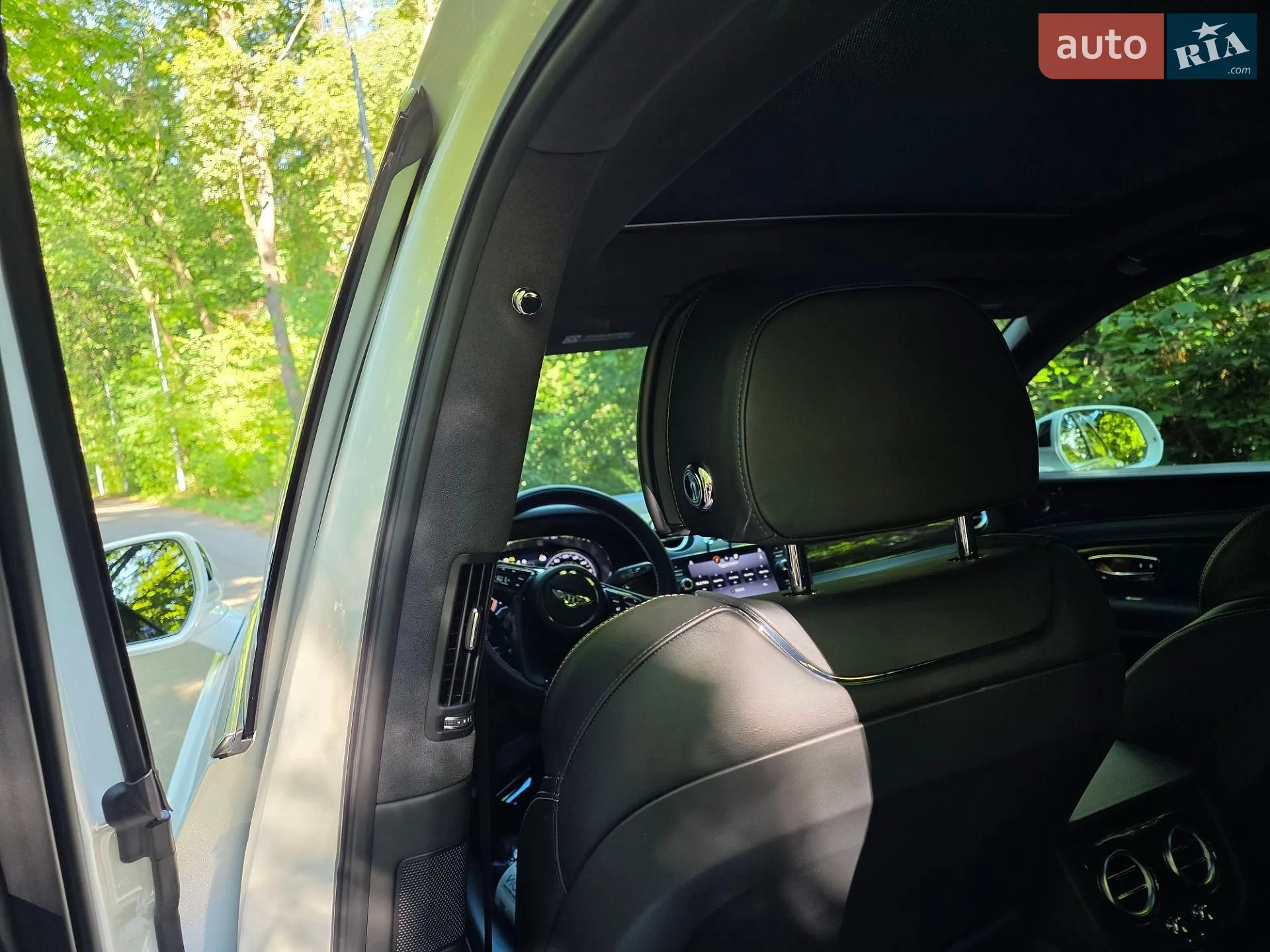2018 Bentley Bentayga - мініатюра 40