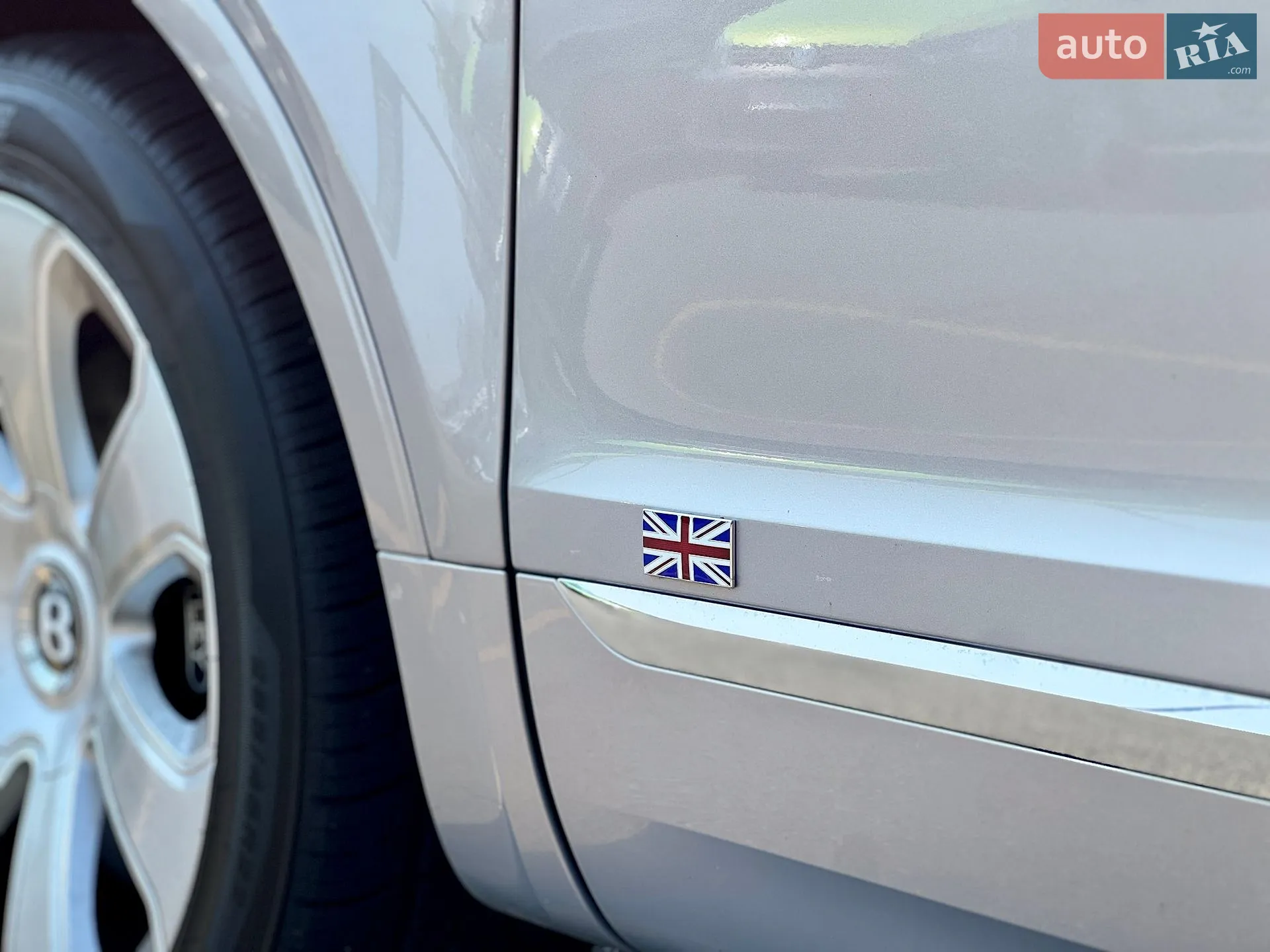 2020 Bentley Bentayga - мініатюра 17