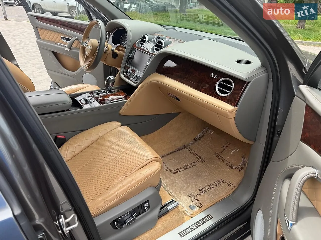 2016 Bentley Bentayga - мініатюра 19