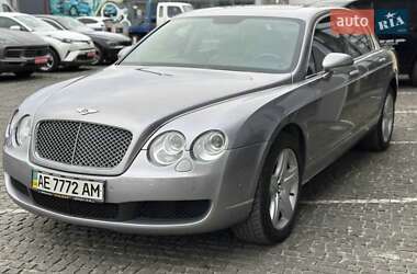 Седан Bentley Continental Flying Spur 2005 в Дніпрі