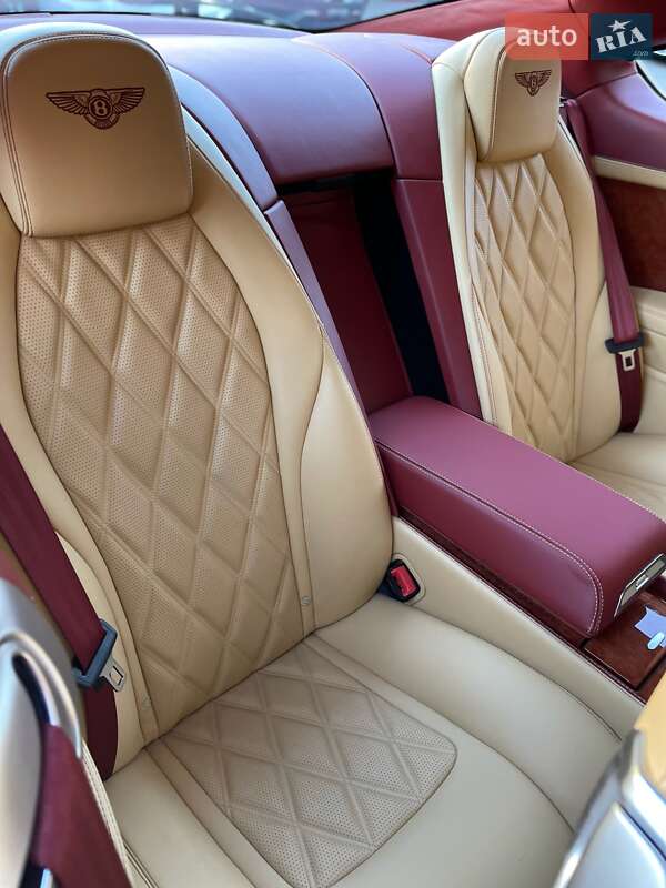 Купе Bentley Continental GT 2012 в Киеве