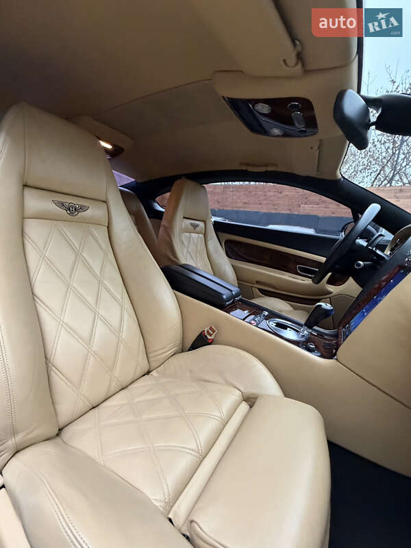 Купе Bentley Continental GT 2004 в Києві