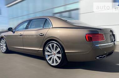 Седан Bentley Flying Spur V8 2015 в Киеве