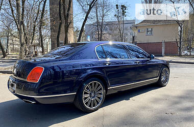 Седан Bentley Flying Spur 2010 в Києві