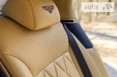 Седан Bentley Flying Spur 2010 в 