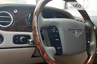 Седан Bentley Flying Spur 2006 в Ивано-Франковске