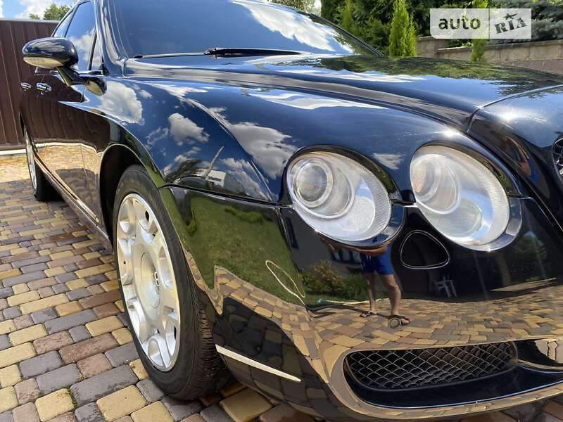 Седан Bentley Flying Spur 2005 в Києві