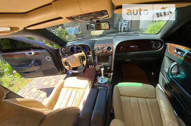 Седан Bentley Flying Spur 2005 в Києві