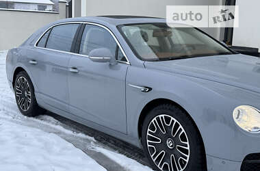 Седан Bentley Flying Spur 2013 в Ужгороді